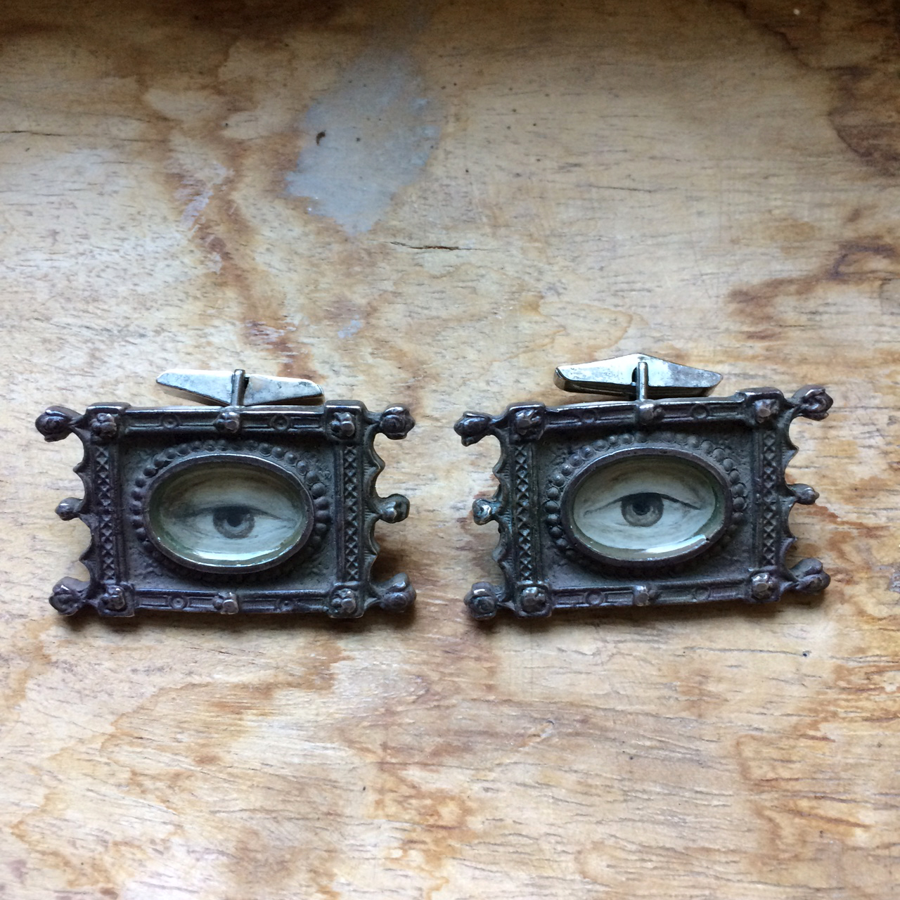 Eye Cuff Links